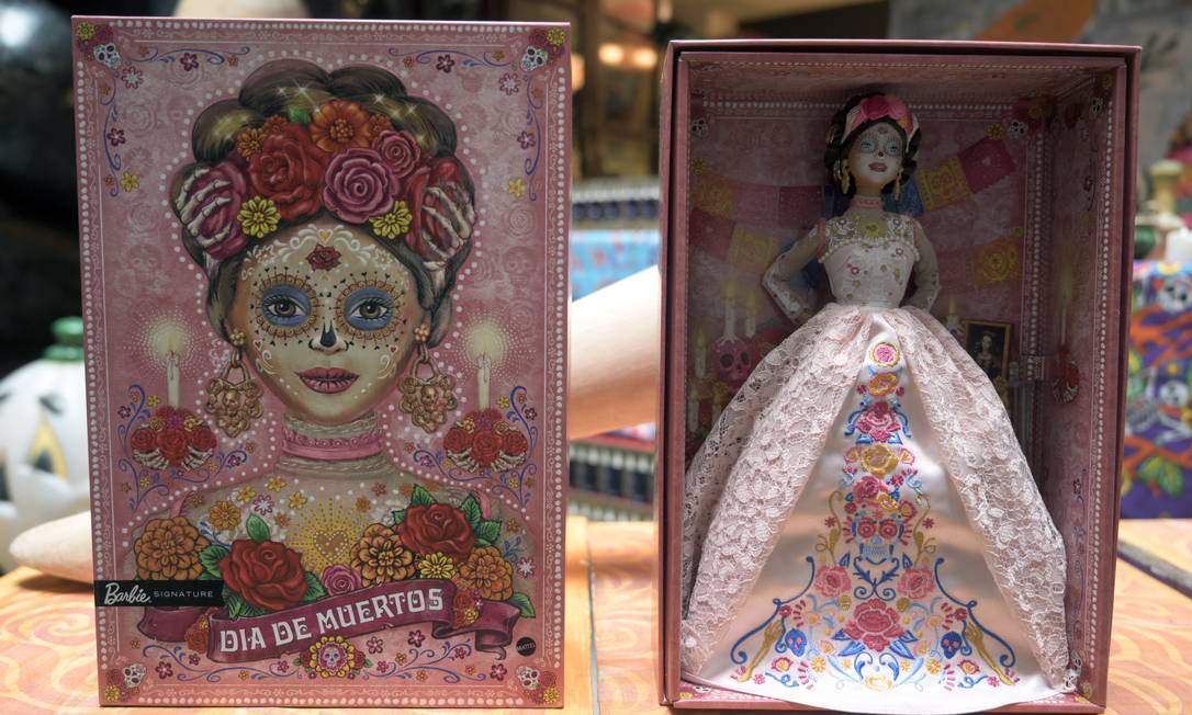 Barbie Catrina, no Museu de Brinquedos Antigos na Cidade do México, edição de lançamento do 'Dia dos Mortos' Foto: AFP