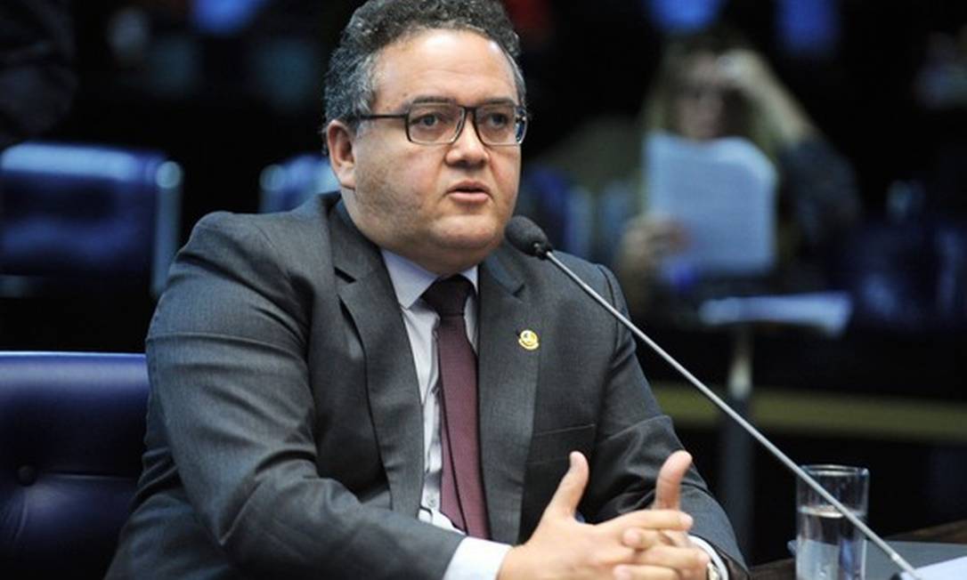 Senador Roberto Rocha ( PSDB-MA) prepara texto sobre unificação de impostos Foto: Agência O Globo