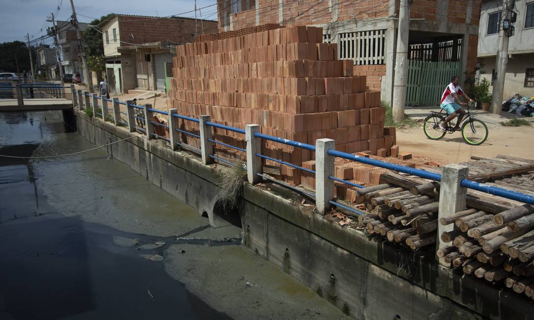 Investimentos em transporte e saneamento básico são os mais defasados na infraestrutura, diz estudo Foto: Márcia Foletto / Agência O Globo