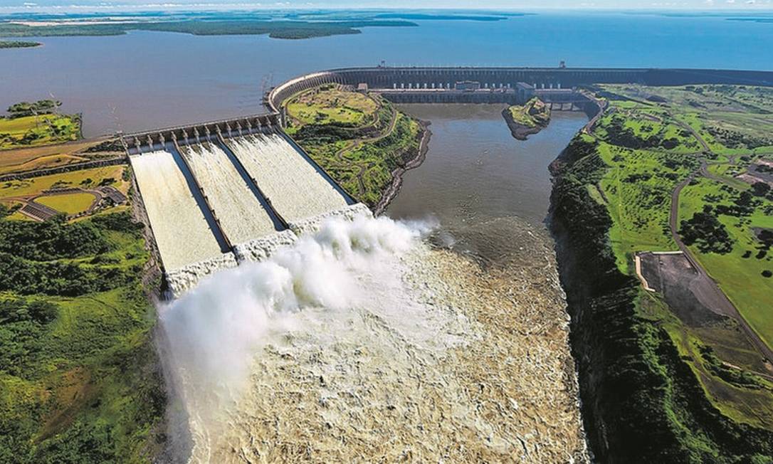 Usina de Itaipu: Como não pode ser privatizada, hidrelétrica permaneceria como estatal. Já subsidiárias como Furnas e Eletronorte seriam vendidas juntas ou separadas Foto: Divulgação