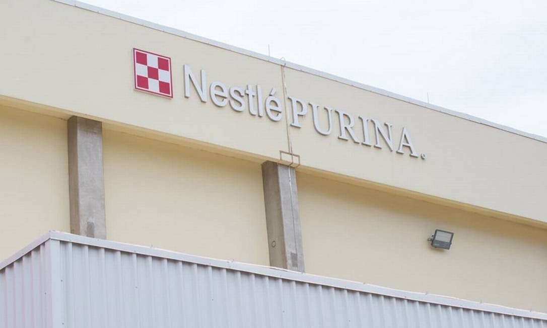Nestlé investirá R$1 bilhão em fábrica de ração para pets em Santa Catarina. Na foto, fábrica da empresa em Ribeirão Preto Foto: Reprodução