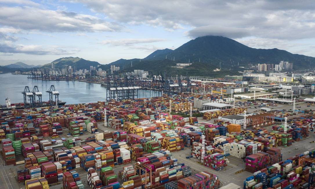 Conteineres estocados no Porto de Yantian, China Foto: Bloomberg