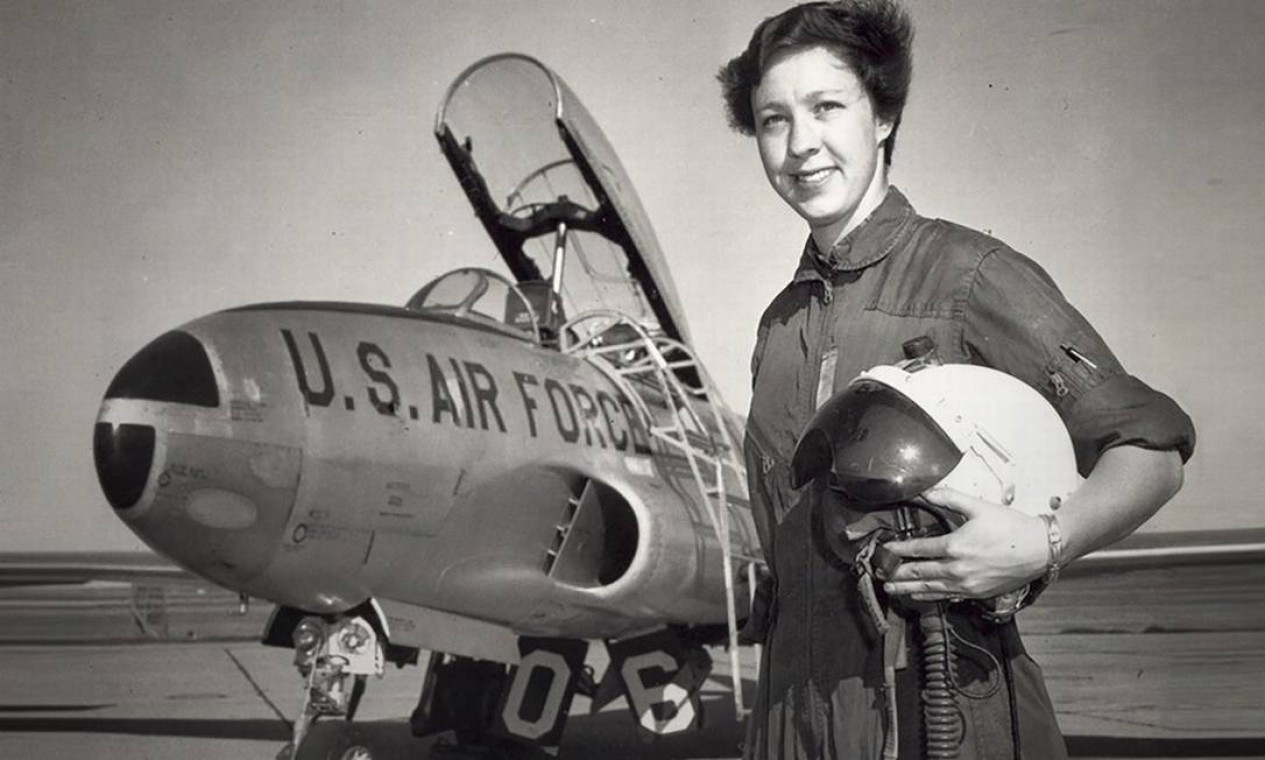 Wally Funk, pioneira do setor aeroespacial, viajará ao espaço com Jeff Bezos. Ela foi primeira mulher a ser inspetora da Administração Federal de Aviação (FAA) dos EUA Foto: AFP