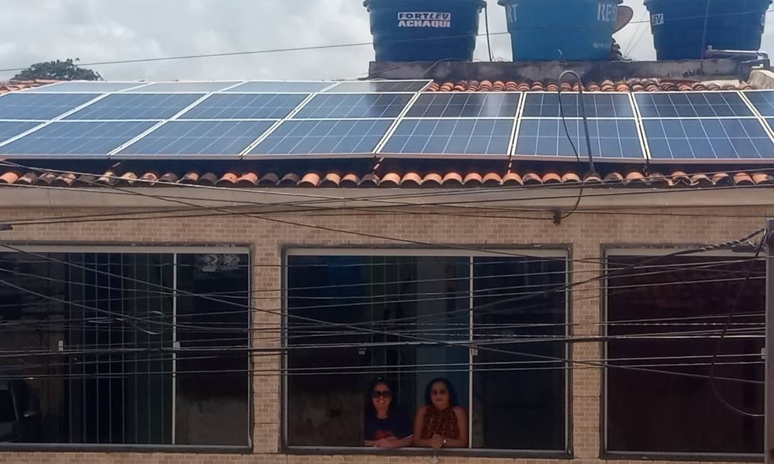 Alívio no bolso: Elisabete Dino colocou painel solar em sua casa, em Pernambuco Foto: Divulgação