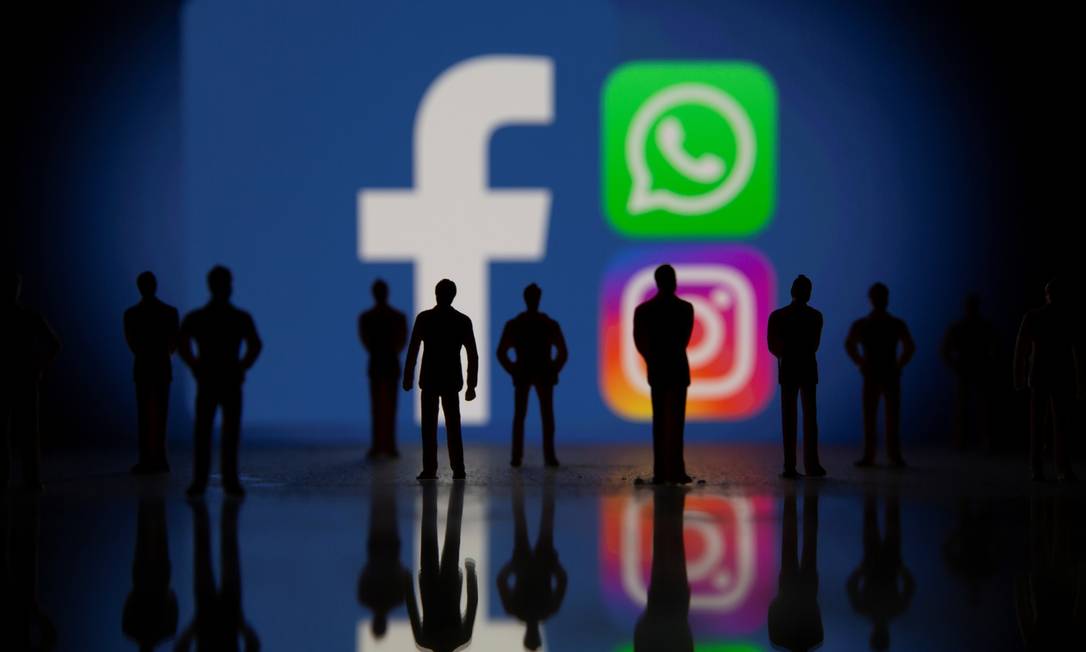 Redes do Meta, Facebook, Instagram e WhatsApp passam por instabilidade pelo mundo nesta sextal Foto: DADO RUVIC / REUTERS