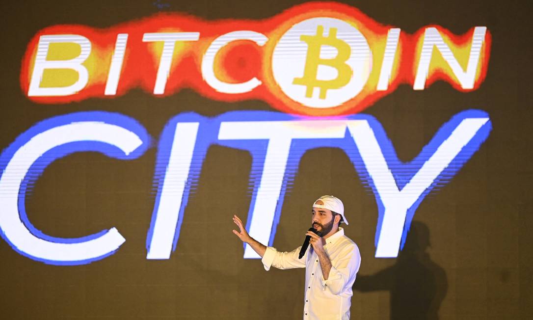 Presidente de El Salvador anuncia a construção da 'Cidade Bitcoin' Foto: MARVIN RECINOS / AFP