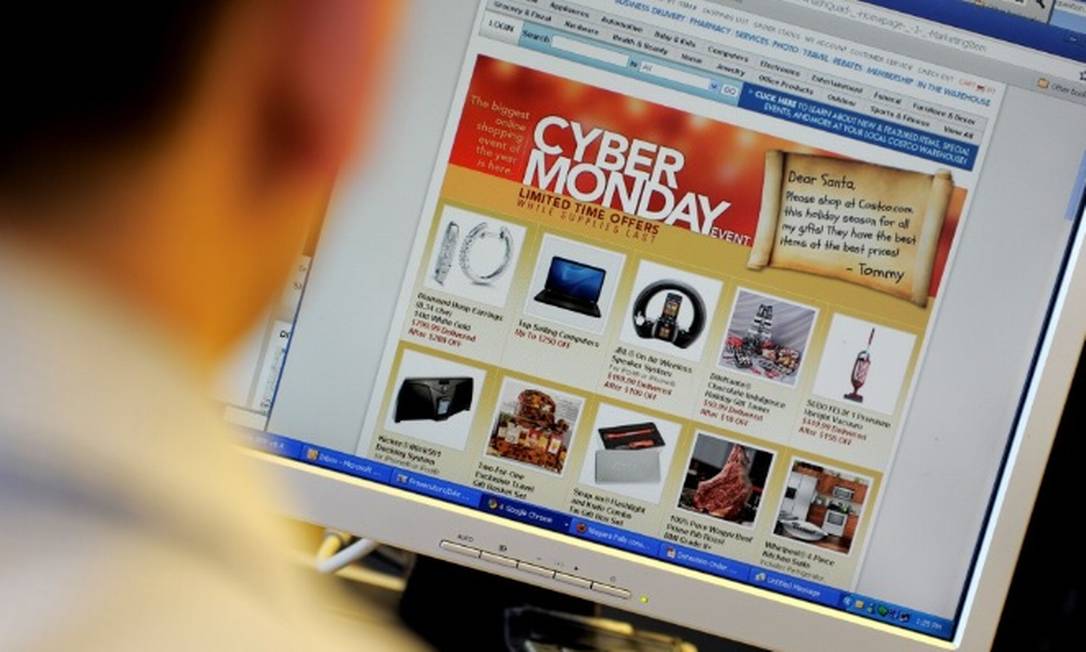 Cyber Monday, que acontece na primeira segunda-feira após a Black Friday, promete boa quantidade de anúncios com descontos Foto: AFP