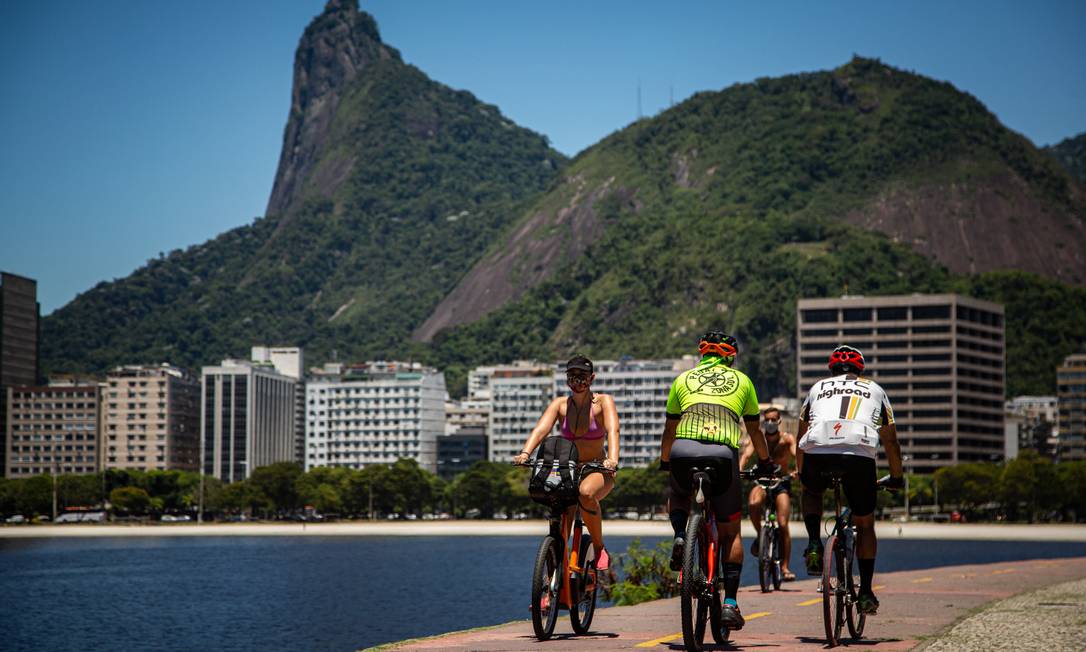 Cenário - Fazer atividade física ao ar livre, um dos prazeres de quem vive no Rio Foto: Hermes de Paula / Agência O Globo