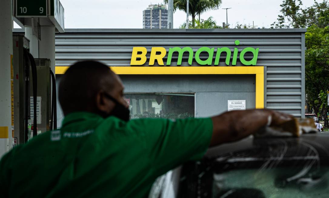 Postos da BR mania são os preferidos dos cariocas Foto: Hermes de Paula / Agência O Globo