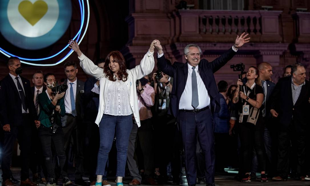 Cristina Kirchner e Alberto Fernández durante evento em Buenos Aires em 2021 Foto: Sarah Pabst / Bloomberg/21-12-2021