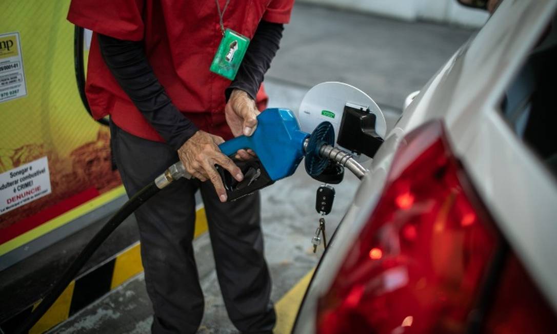 Alta do petróleo eleva preço dos combustíveis no Brasil Foto: Brenno Carvalho/Agência O Globo