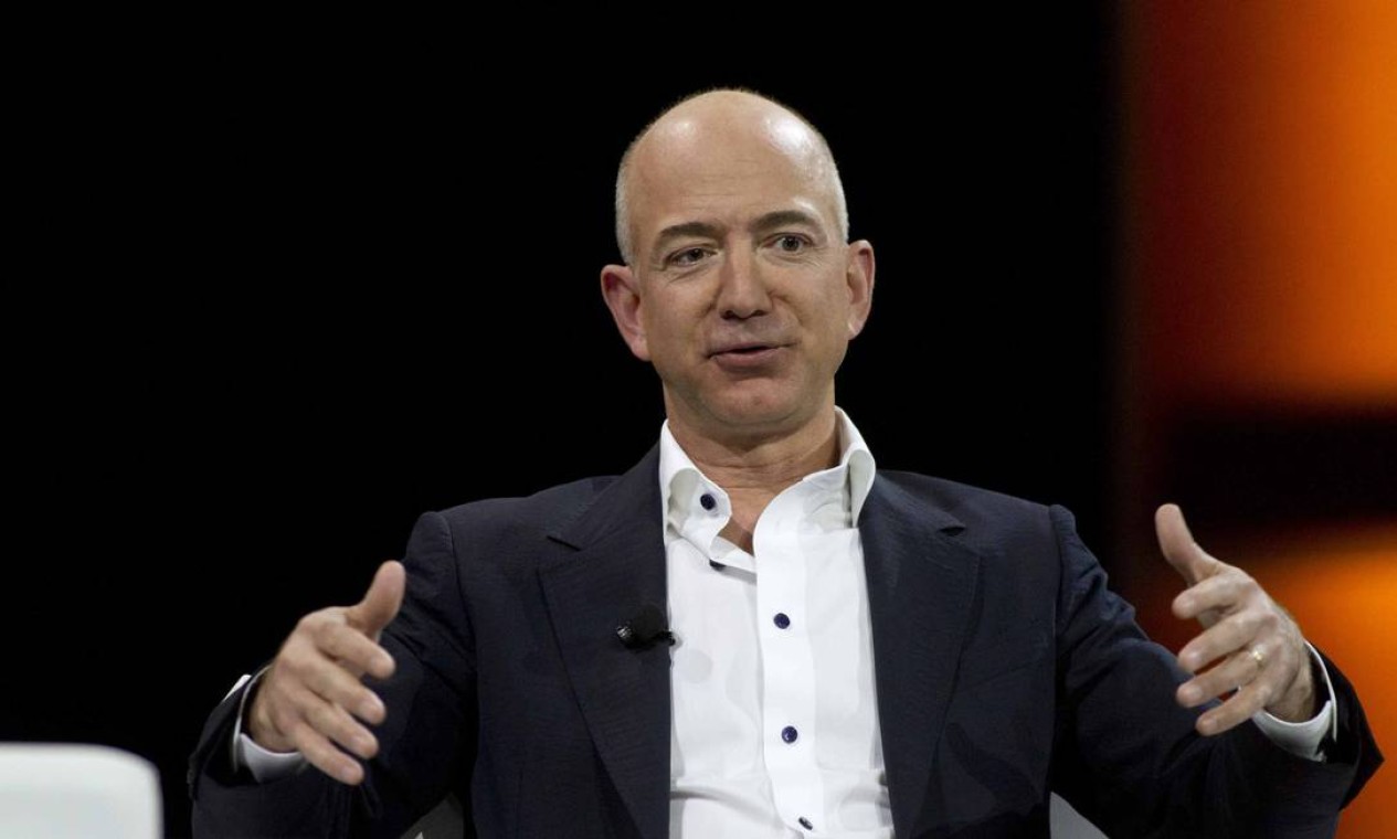 Jeff Bezos, fundador da Amazon - Patrimônio atual avaliado em US$188 bilhões. No futuro, em 2030, aos 65 anos, deve chegar ao trilhão de dólares Foto: Richard Brian