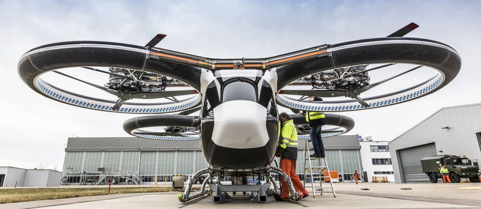Terceira versão: Carro voador CityAirbus, da Airbus, é a mais nova versão do modelo inicial lançado pela empresa em 2018: primeiro voo está marcado para 2023 Foto: Christian D. Keller (c) Airbus H / Divulgação