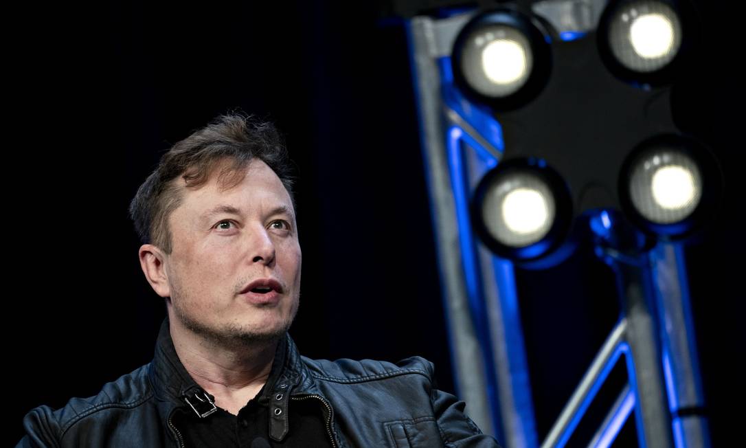 Musk já vendeu US$ 20 bilhões em ações da Tesla nos últimos seis meses Foto: Bloomberg