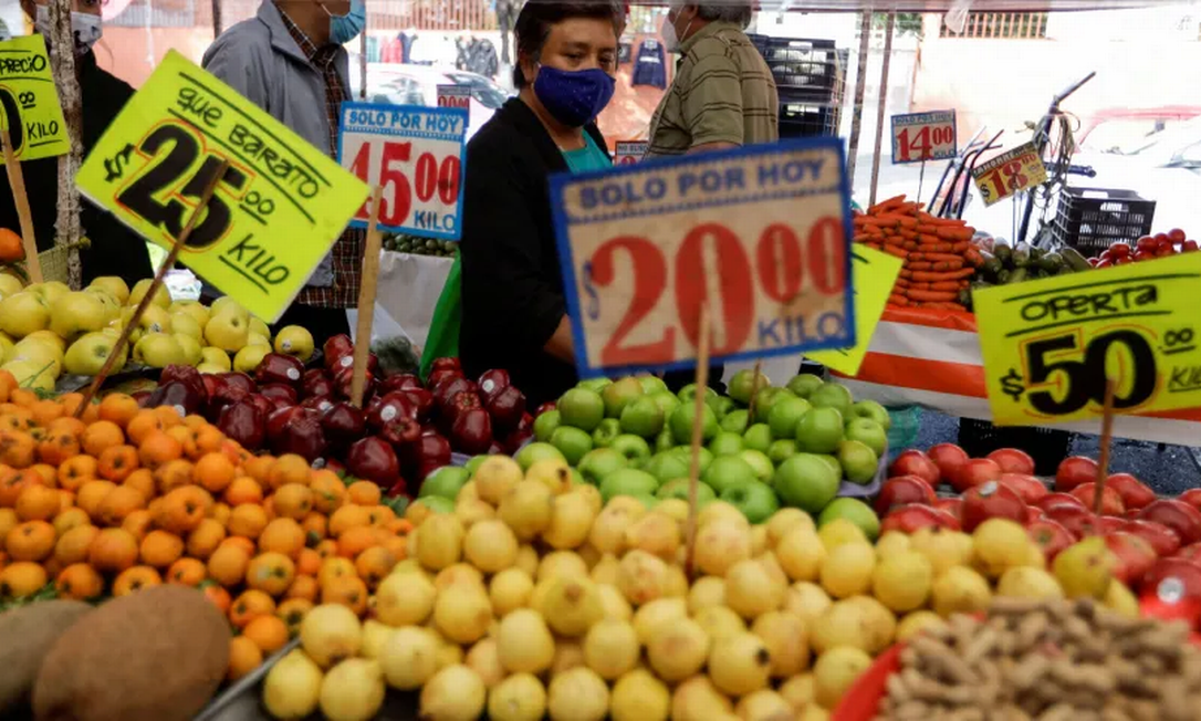 México faz acordo com empresas de alimentos para tentar conter a inflação Foto: Reuters