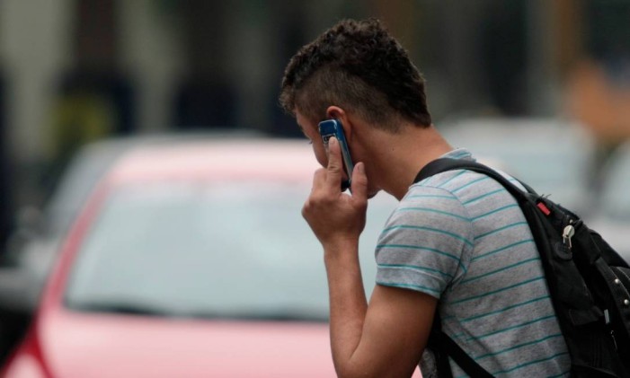 Telefonia celular foi o setor mais reclamado, seguido por telefonia fixa Foto: Marcos Alves / Agência O Globo