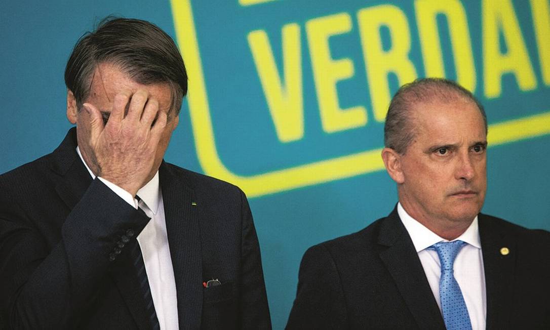 Bolsonaro com Onyx Lorenzoni: a nova política foi uma invenção da velha política Foto: Daniel Marenco / Agência O Globo