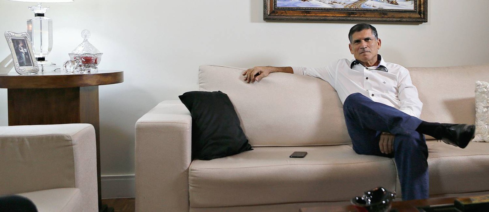 O general Santos Cruz em sua casa em Brasília na terça-feira 18. “Não vou apontar o dedo para ninguém”. Foto: Jorge William / Agência O Globo