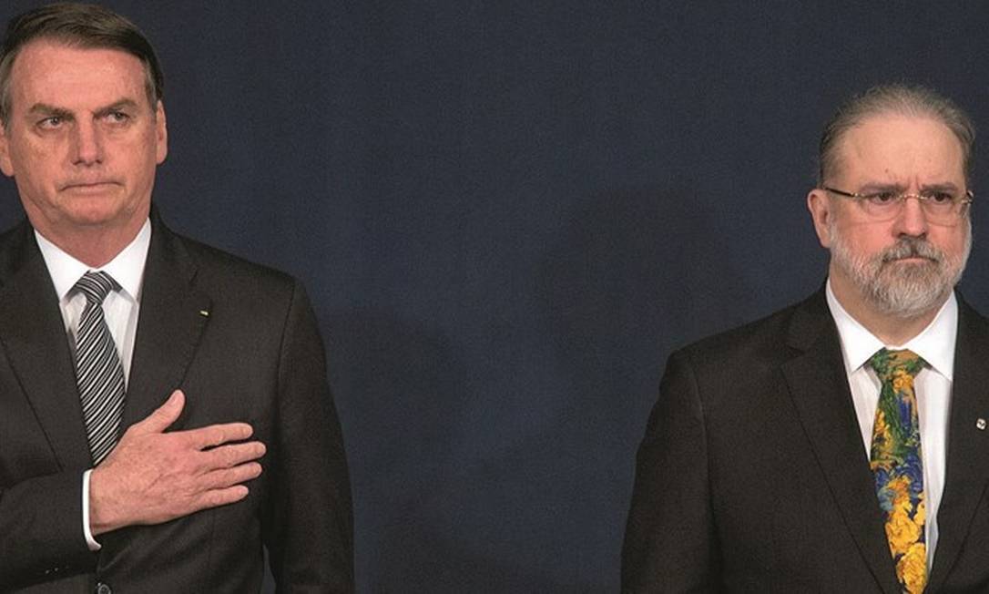 Presidente Jair Bolsonaro e o PGR, Augusto Aras Foto: Andre Coelho / Bloomberg / Getty Images