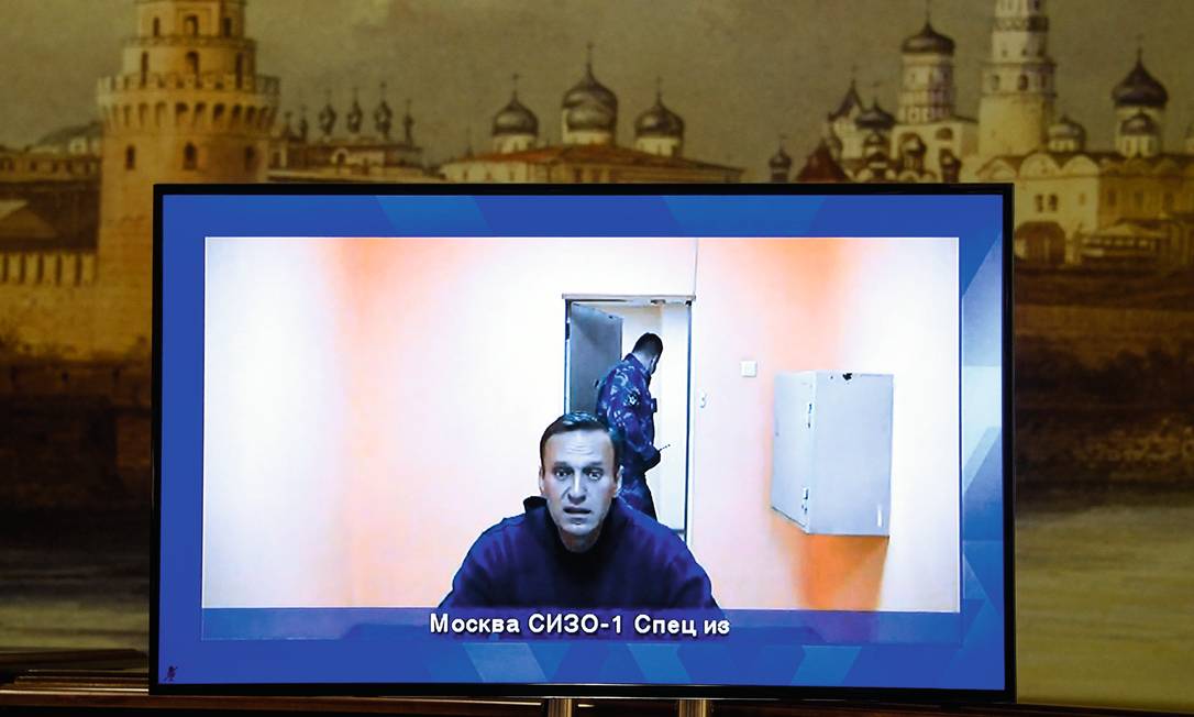 Em um julgamento rápido, o ativista russo foi condenado a mais de dois anos de prisão. Foto: Alexander Nemenov / AFP