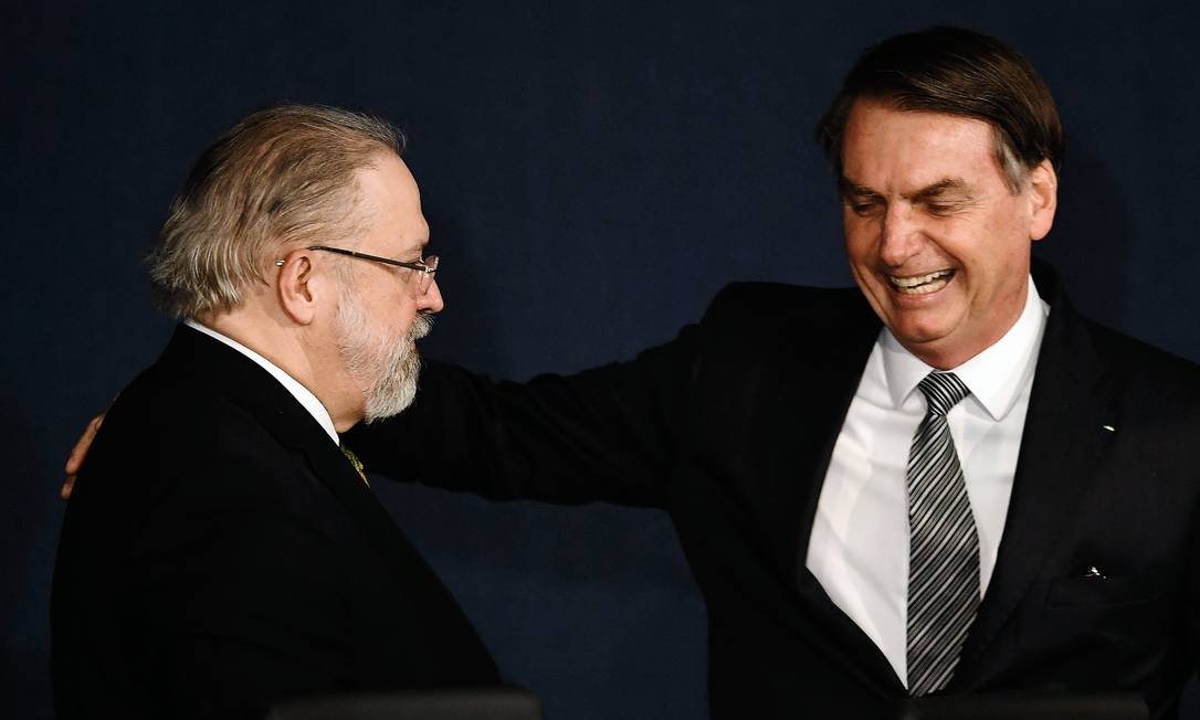 Aras encontra Bolsonaro em evento público Foto: Evaristo Sa / AFP
