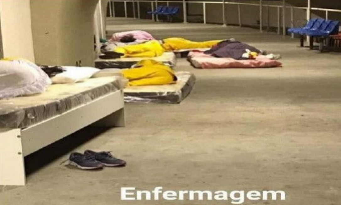 Segundo ação do MPT, enfermeiros descansavam em colchões no chão Foto: Reprodução