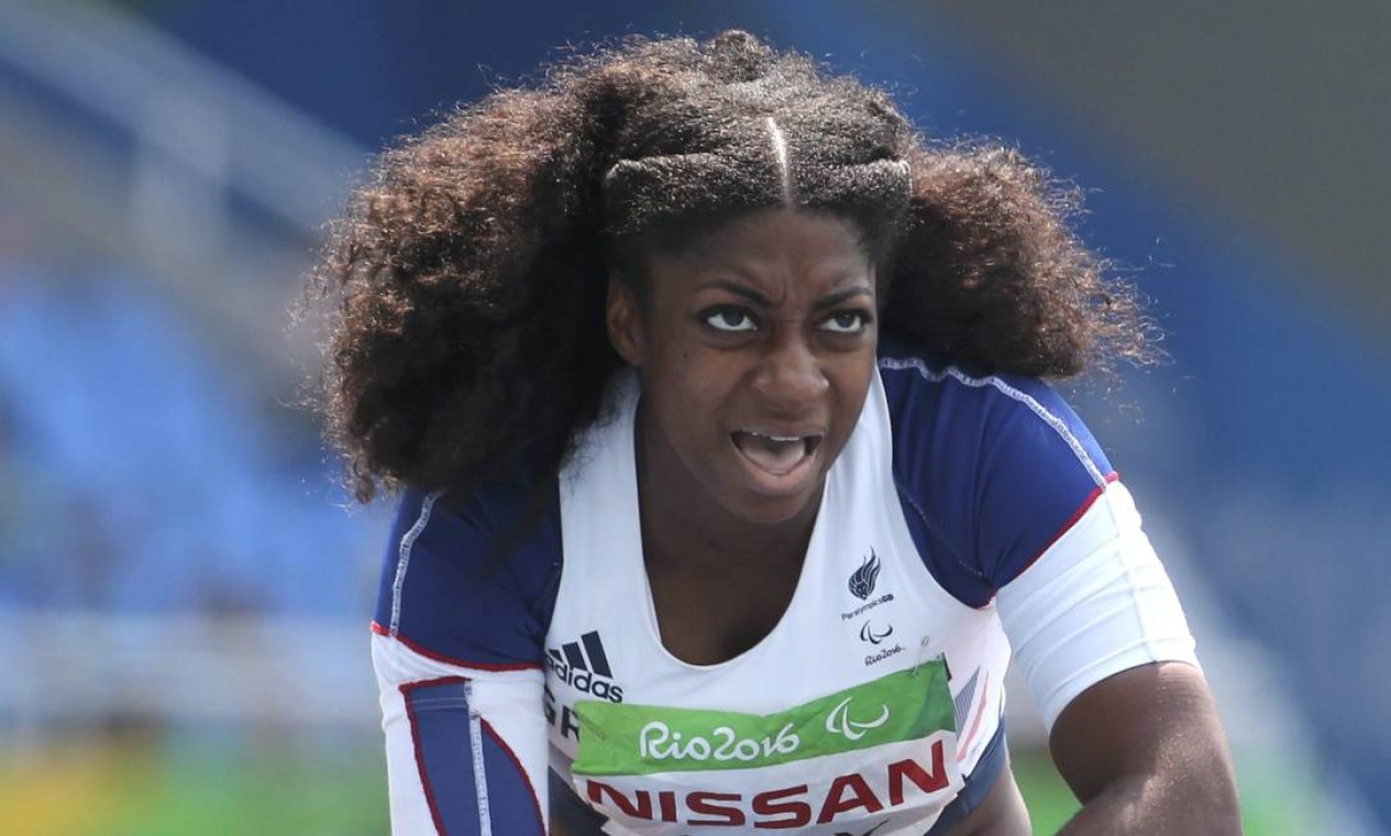 A britânica Kadeena Cox descansa depois de vencer o ouro nos 400m (T38) Foto: SERGIO MORAES / REUTERS