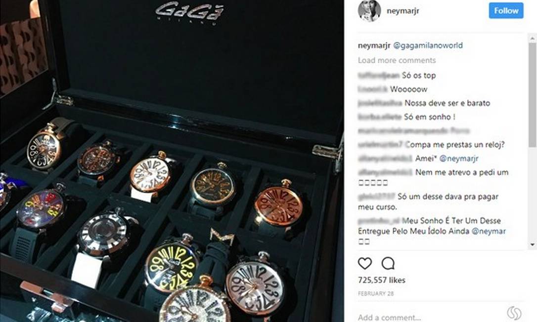 Neymar é pura ostentação. De acordo com o site de negócios Business Insider, pouco antes da Copa do Mundo de 2014, Neymar entrou aleatoriamente em uma loja da grife GaGá Milano em Tóquio e gastou 20 milhões de ienes (cerca de R$ 560 mil) em 16 relógios e alguns acessórios. Ele tem coleção de relógios. Foto: Reprodução instagram / Reprodução instagram