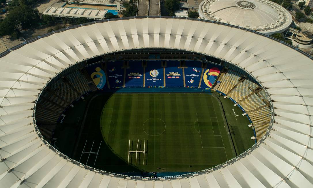 Ao todo, serão 17 dias sem jogos no estádio Foto: Brenno Carvalho / Agência O Globo