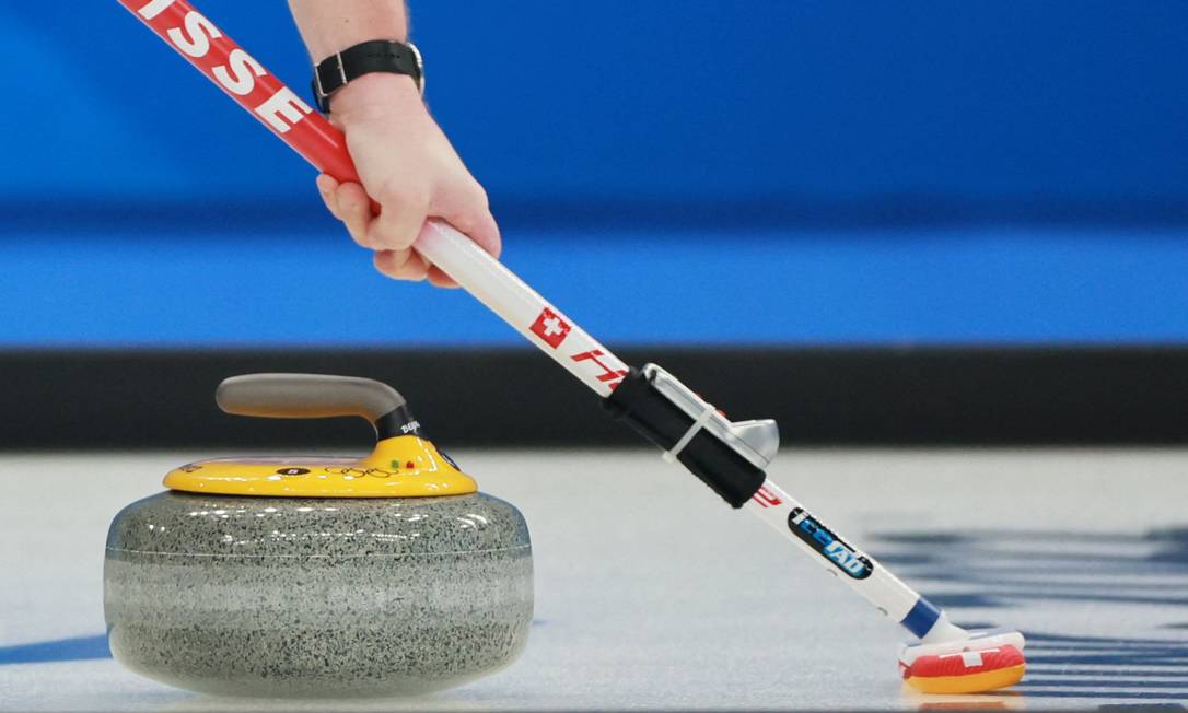 Qual é o nome da pedra do curling?