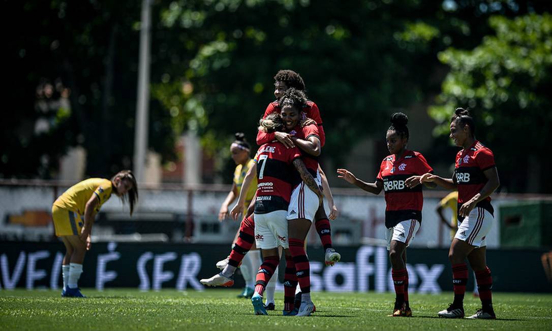 Jogadoras do Flamengo comemoram gol contra o Esmac, na Ilha do Governador Foto: Nayra Halm/ Staff Images Woman / / CBF