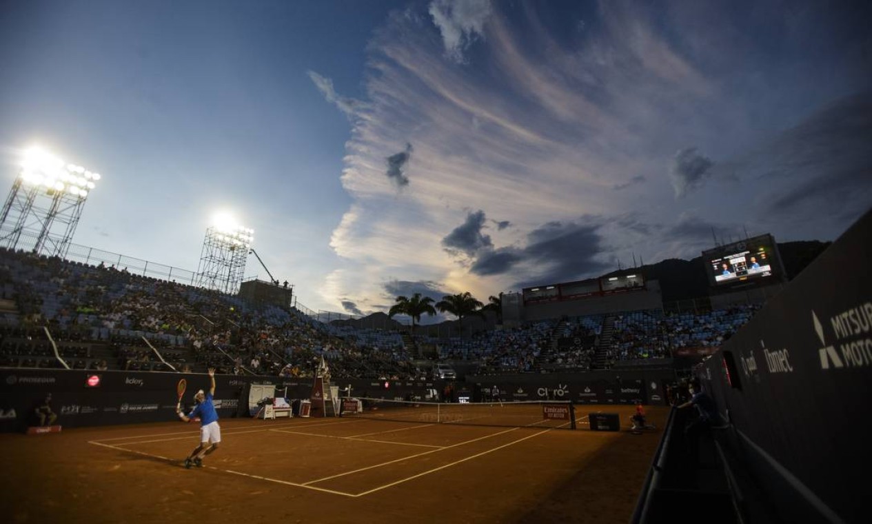 Uma das quadras do Rio Open, que tem ficado lotada desde o início do torneio Foto: Alexandre Cassiano