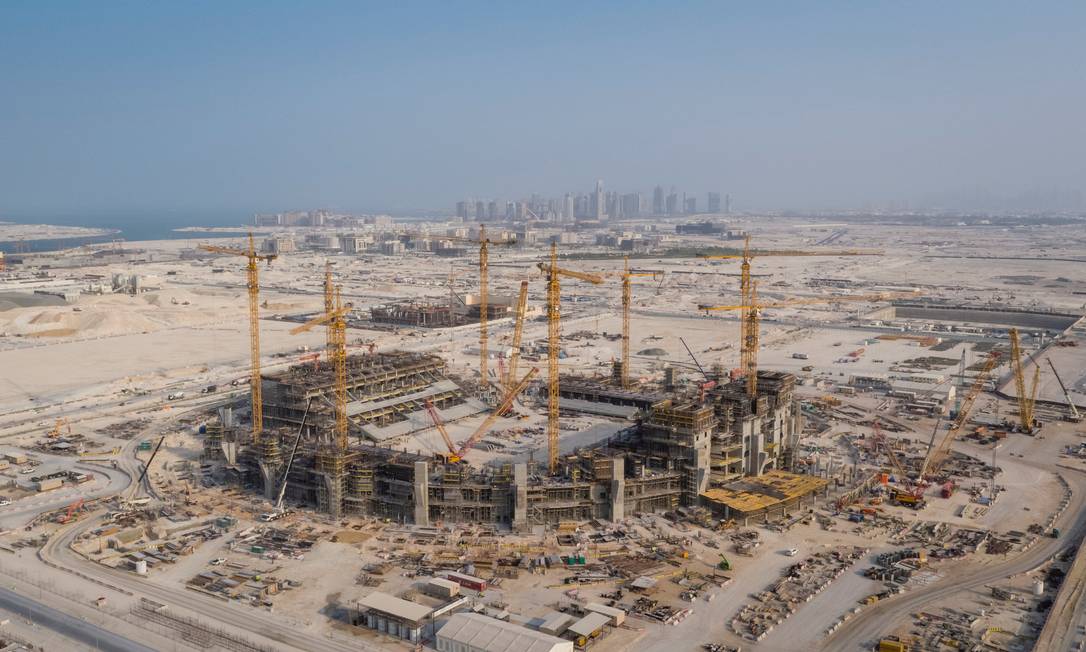Imagem de setembro de 2018: quando cidade e estádio estavam no início das obras. Foto: HANDOUT / Reuters