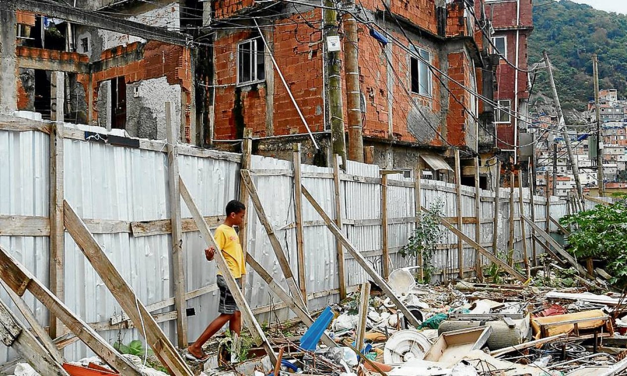 Construtora desiste de obra, paralisando o PAC no Cantagalo e Pavão