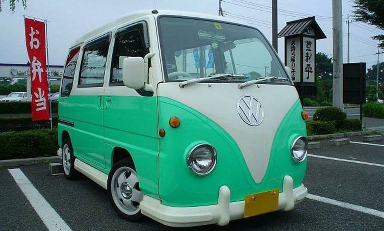No Japão, a moda é customizar a frente das minivans modernas com o "rosto" clássico da Kombi Foto: Divulgação