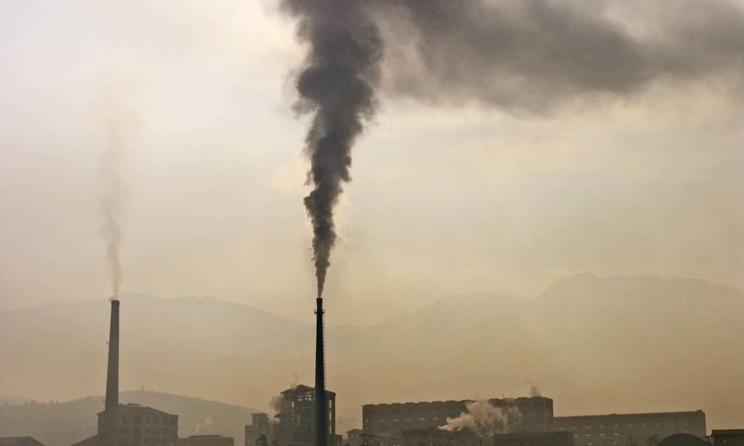 
Fábrica na China lança poluentes na atmosfera contribuindo para o aquecimento global
Foto: Science Photo Library