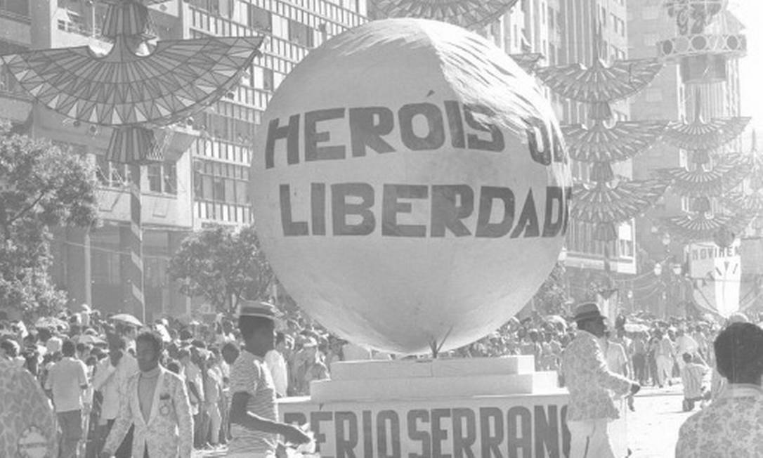 A liberdade inscrita nos sambas enredos cariocas (1943 a 2013) by