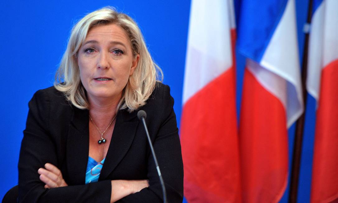 
Marine Le Pen, presidente da Frente Nacional, discursa em conferência de partidário em março deste ano
Foto: PIERRE ANDRIEU / AFP
