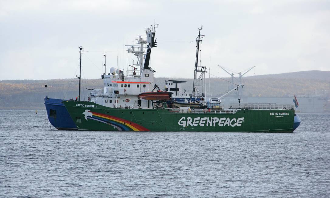 
Embarcação do Greenpeace, o ‘Arctic Sunrise’
Foto: IGOR PODGORNY / AFP