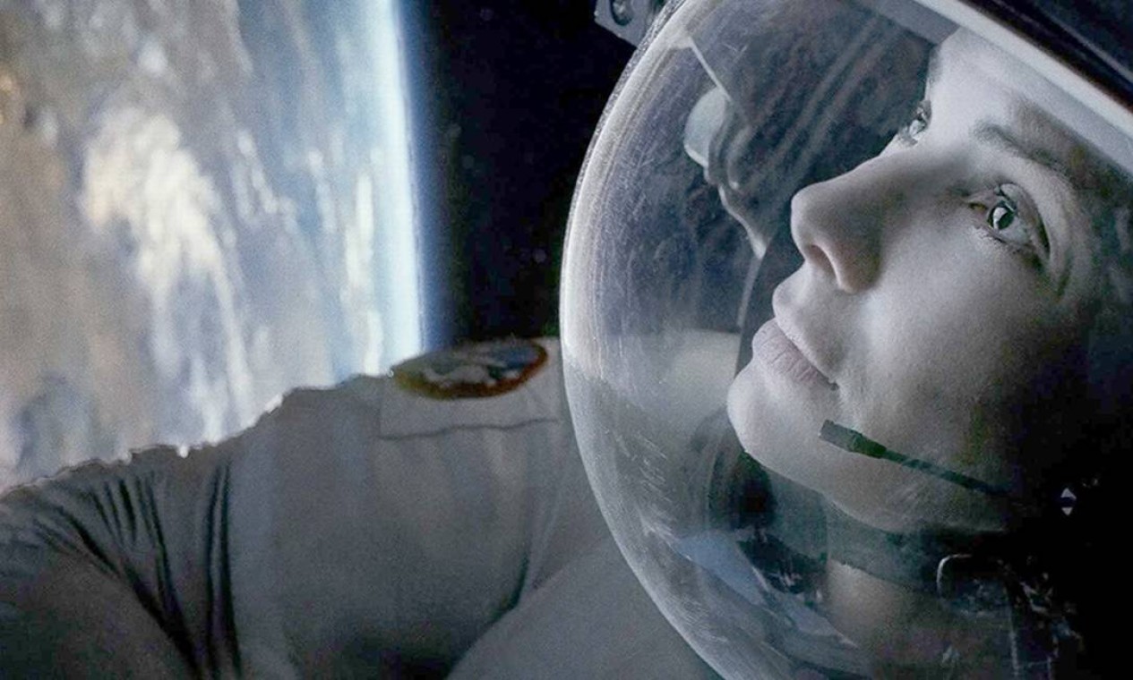 Sandra Bullock, em cena de 'Gravidade' (2013), que deu o primeiro Oscar de direção a Alfonso Cuarón. O elenco trazia ainda George Clooney e Ed Harris Foto: Divulgação