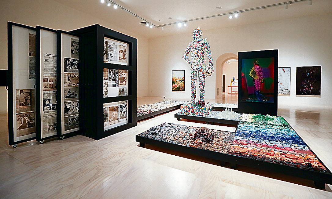 
Instalação de Mike Kelley no MoMA PS1
Foto: CHANG W LEE / The New York Times