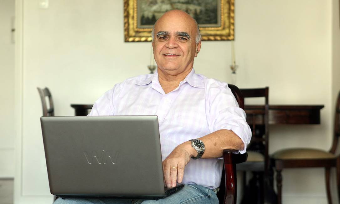 
O investidor Gilberto Esmeraldo torce pela recuperação da empresa
Foto: Felipe Hanower / Agência O Globo