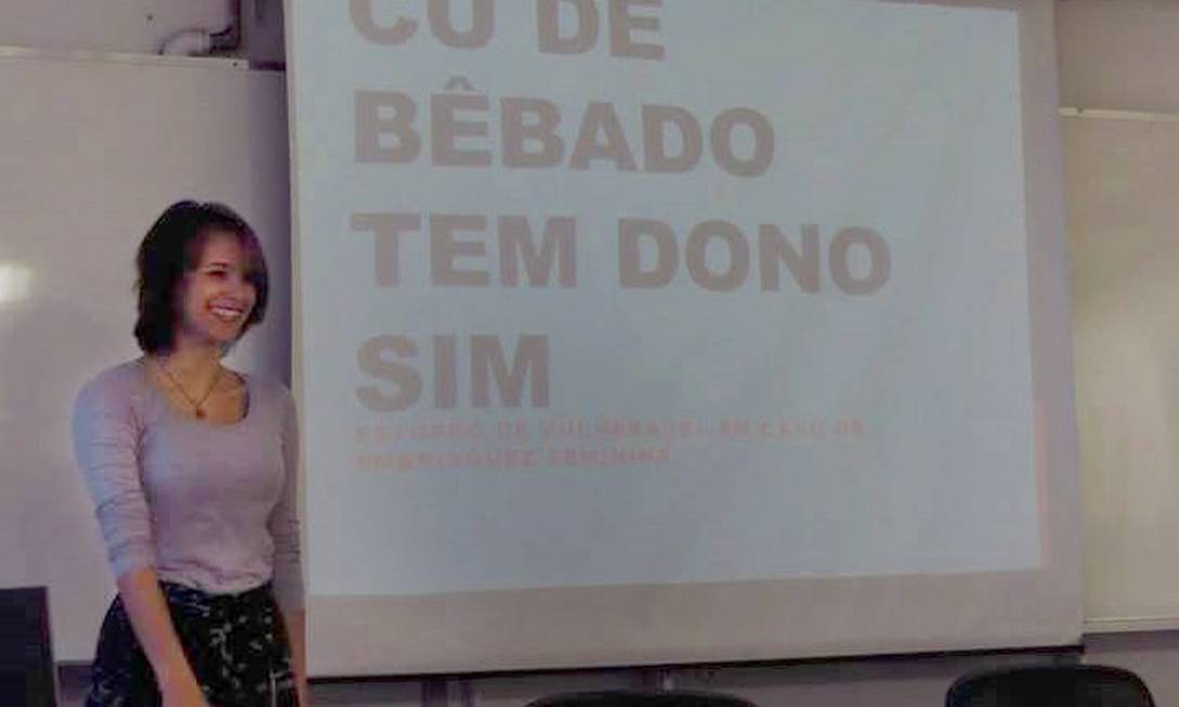 
A universitária Thays Gonçalves durante apresentação sobre seu trabalho de estupro de vulnerável em caso de embriaguez femina Foto: Divulgação / Cleide Isabel
