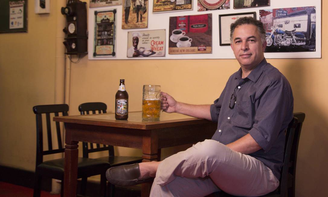 
O empresário José Fernandes Junior, dono do bar Lapa Cafe: tecnologia no menu
Foto: Leo Martins / Agência O Globo