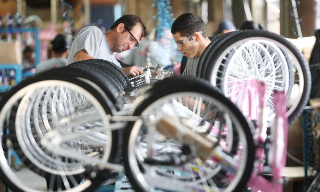 
A fábrica Verden Bikes em SP produz cerca de 40 mil bicicletas por ano
Foto: Agência O Globo / Marcos Alves