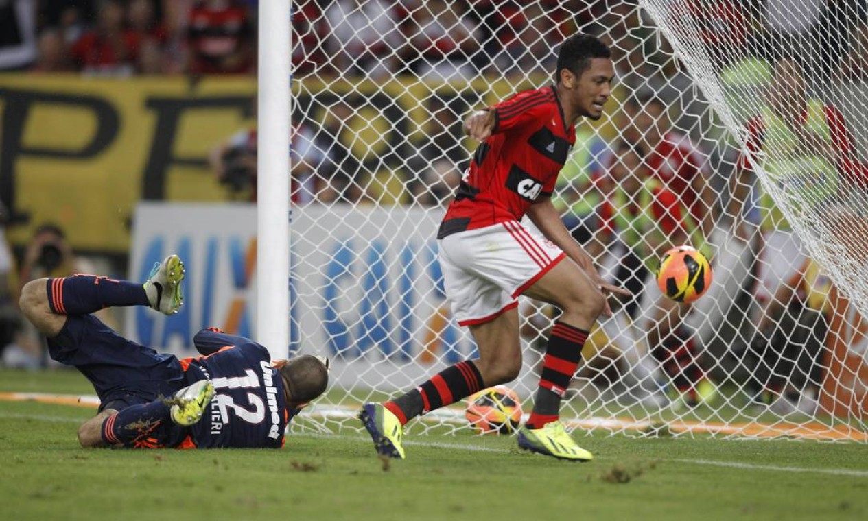 Imagens de Flamengo 1 x 0 Fluminense - Jornal O Globo