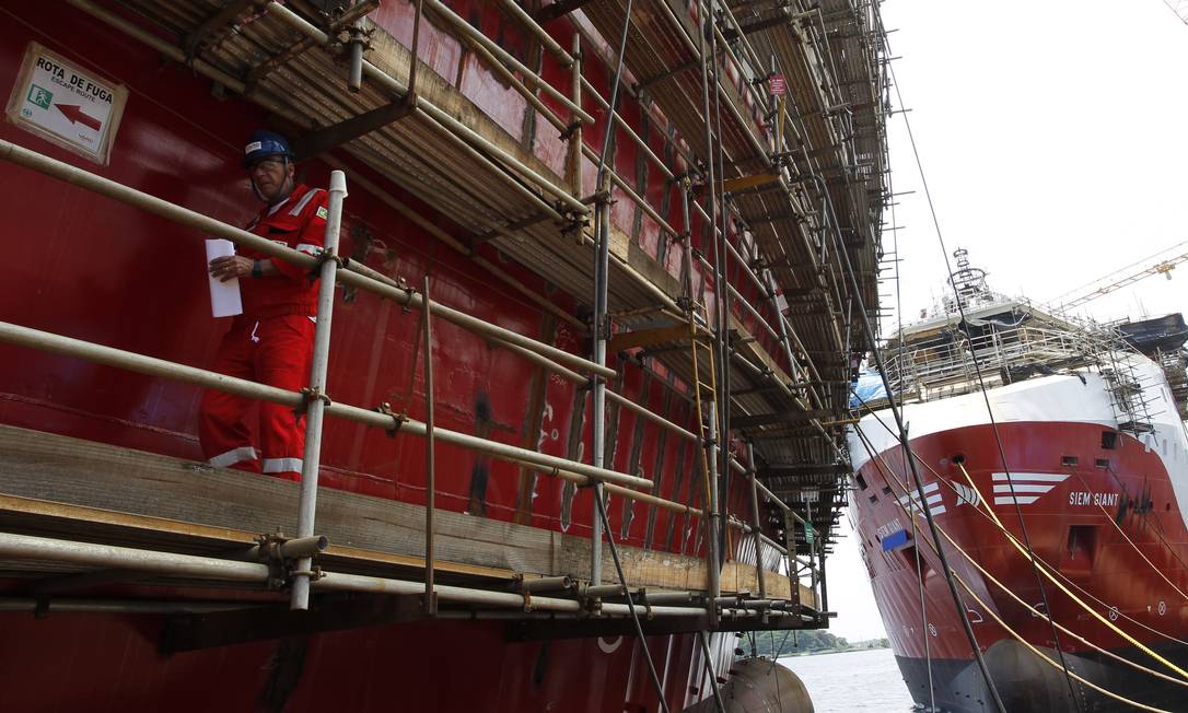 Em ação. Estaleiro Vard constrói em Niterói duas embarcações de apoio para a Petrobras Foto: Gustavo Miranda