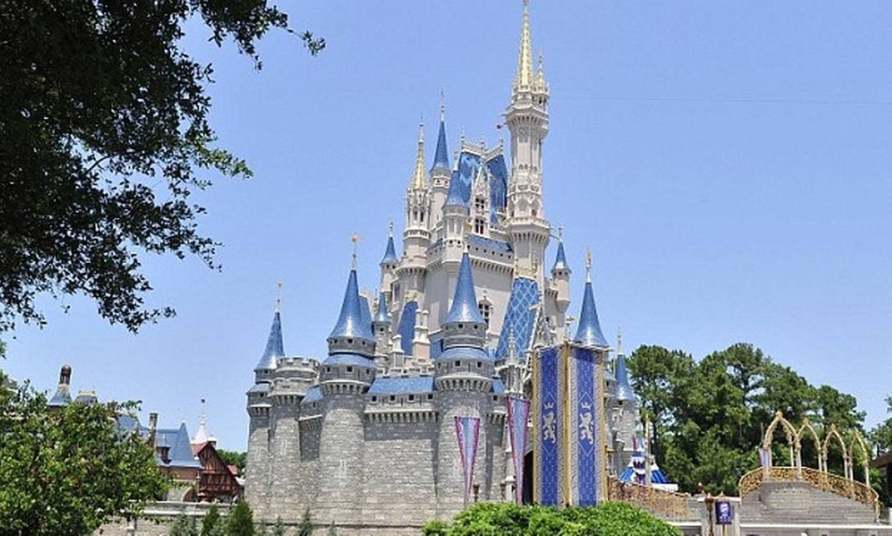 Casas dentro do parque da Disney - Jornal O Globo