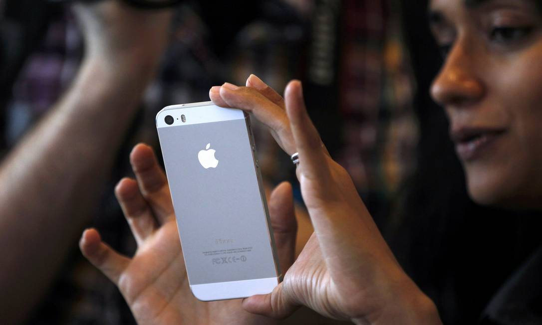
Versão prata do novo iPhone 5S
Foto: STEPHEN LAM / REUTERS