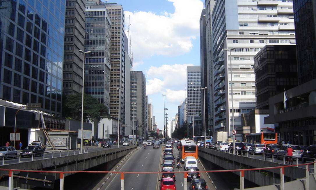 
São Paulo é o estado no topo da lista dos mais almejados pelos cariocas quando se trata de comprar uma segunda residência. Na foto, a Avenida Paulista.
Foto: Reprodução